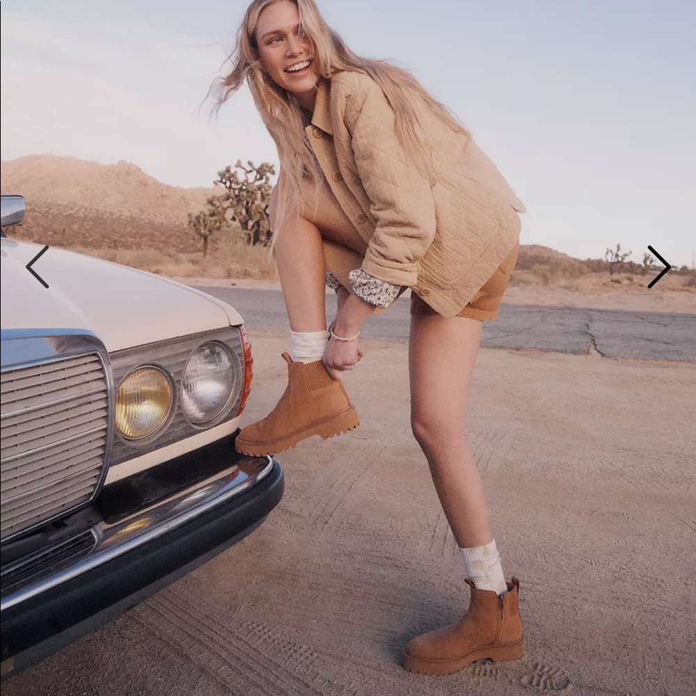 Madewell pull on Chelsea boot in suede - Picture 2 of 10